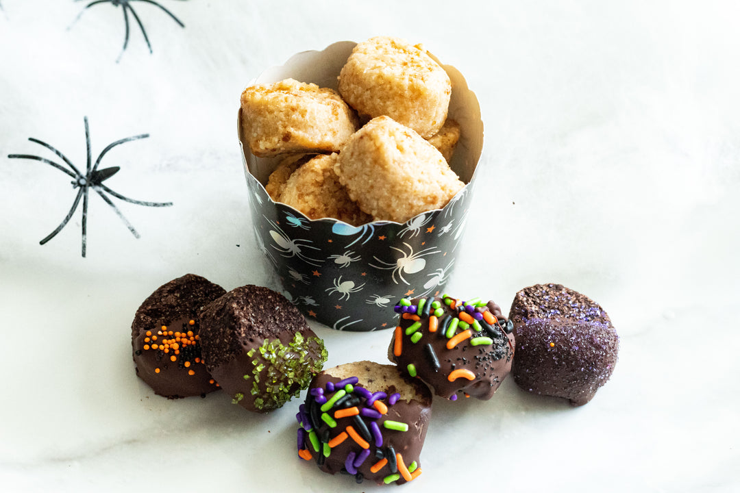 Hail Merry Caramel Sea Salt and Dark Chocolate Cookie Dough Bites. Paleo and Vegan.  Gluten and Dairy Free. Healthy Snacks 
